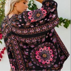 🌈🌈🌈 Black Floral Kimono 95% polyester 5% spandex   - One Size